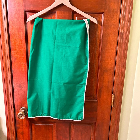 Vintage Other - VTG Cotton Green and white square table cloth or cover. No stains or tears.